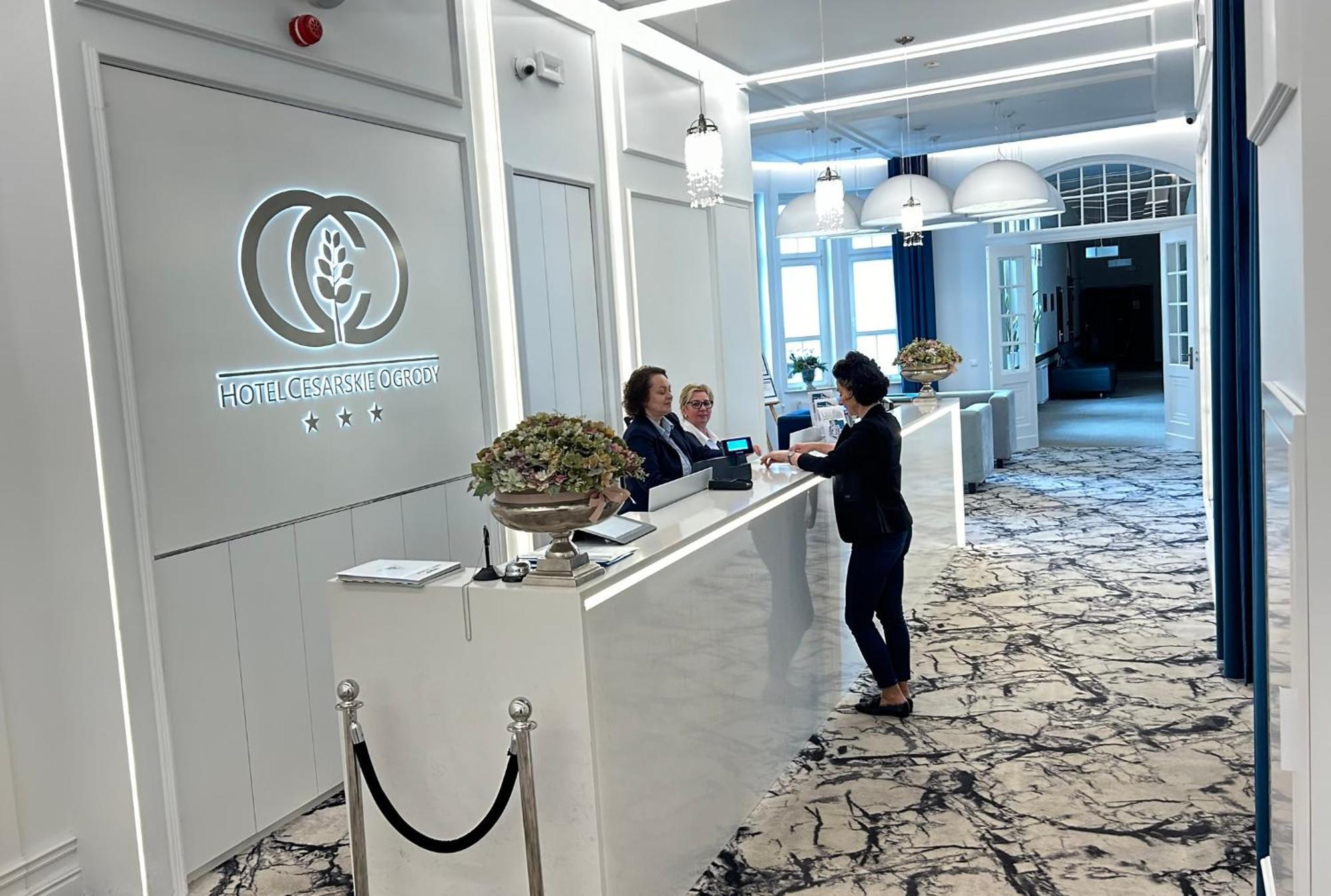 瑟萨斯卡敖迪酒店 斯维诺乌伊希切 外观 照片